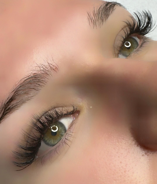 Wimpernverlängerung 1:1 Technik - natürlicher aussehender Wimpernsatz